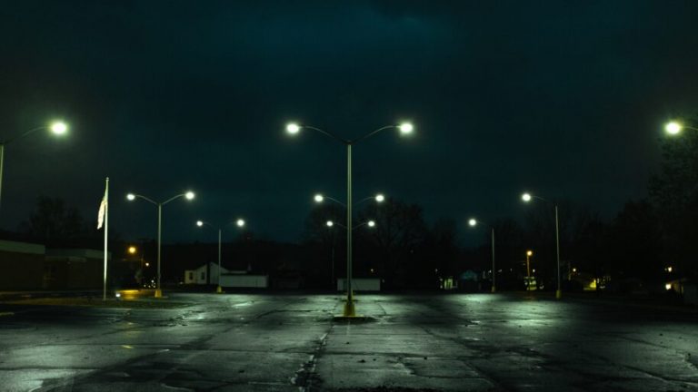 Outdoor lighting tips for winter