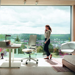 Women working from home or on reduced hours at greater risk of damaging their career